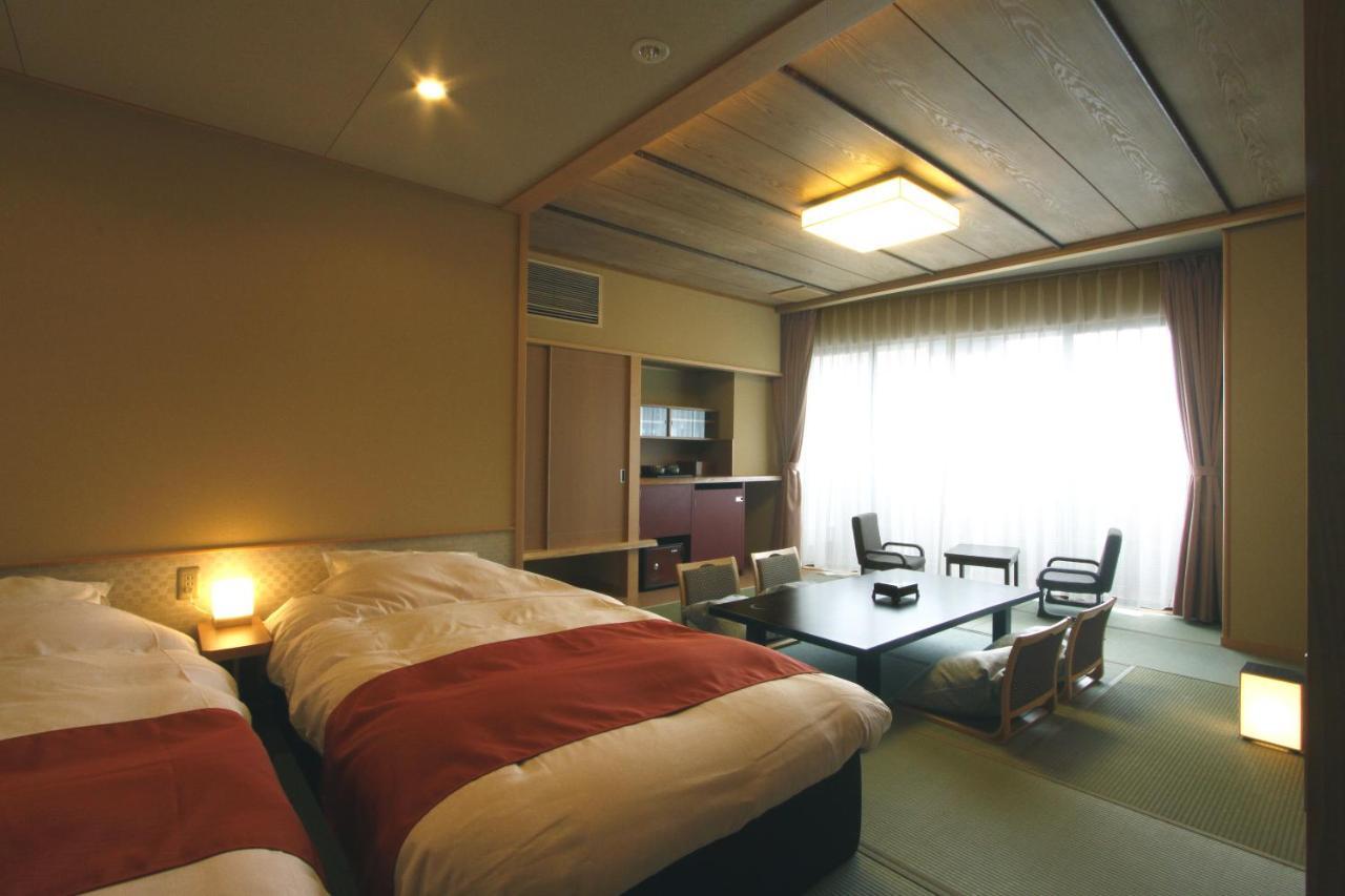 Atami Juraku Hotel Екстер'єр фото